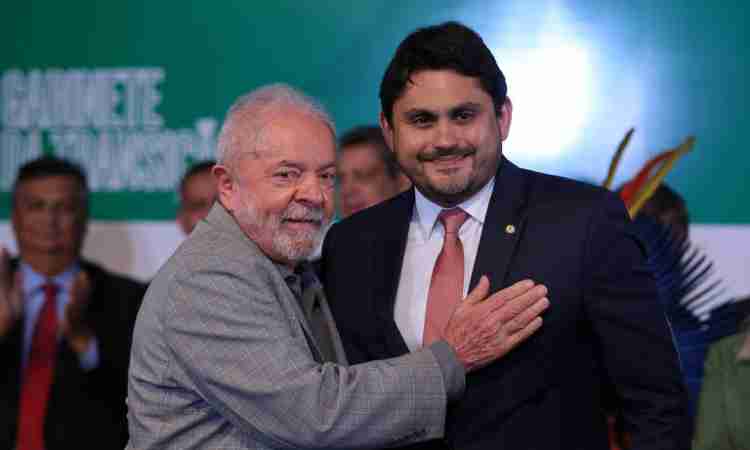 Barroso Nega Pedido da PF para Busca no Endereço do Ministro de Lula em Operação que Investiga Desvio de Emendas Parlamentares