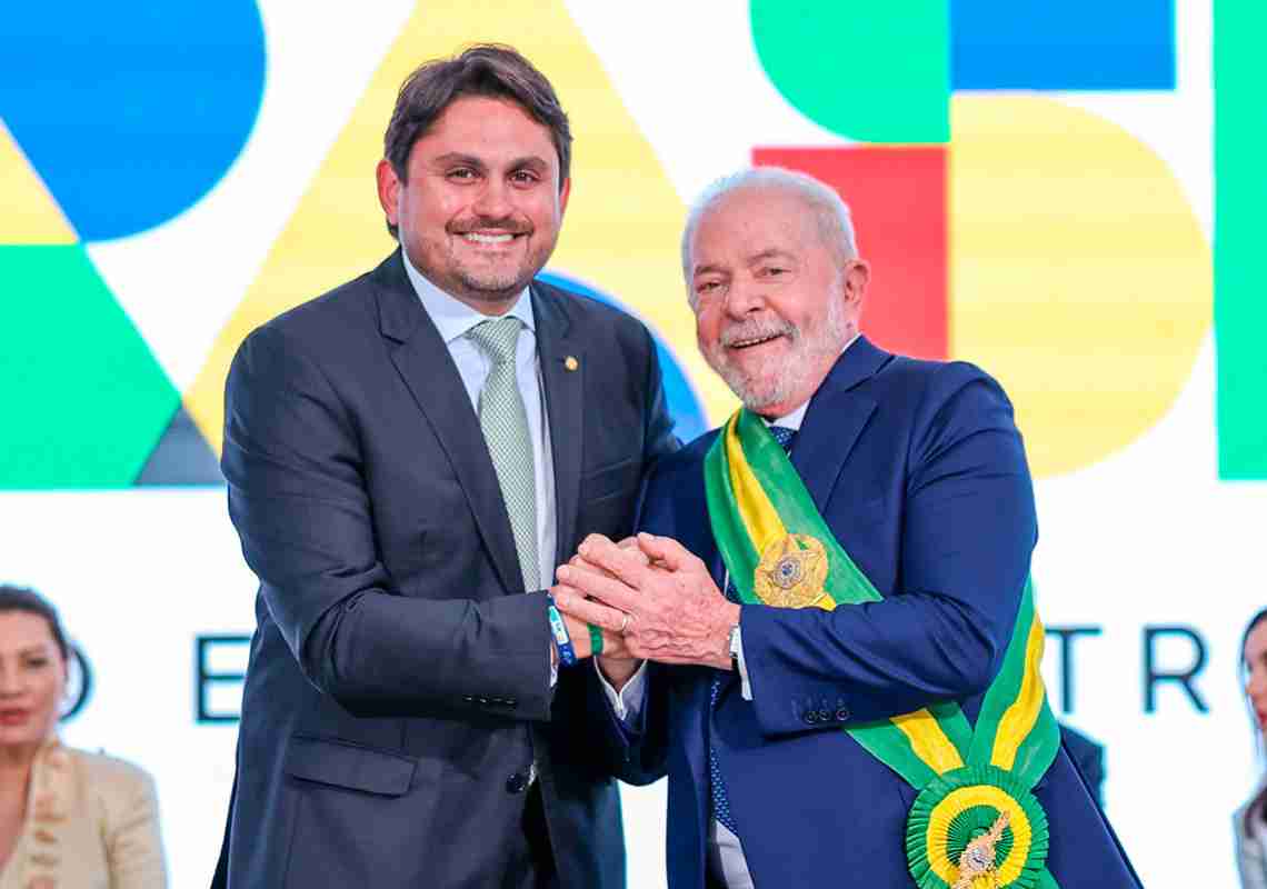 Ministro de Lula tem bens bloqueados pelo STF