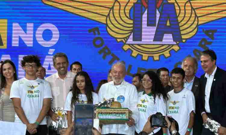 Lançamento do ITA no Ceará Conta com a Presença de Lula, mas Luizianne e José Guimarães Não Aparecem em Fotos Oficiais