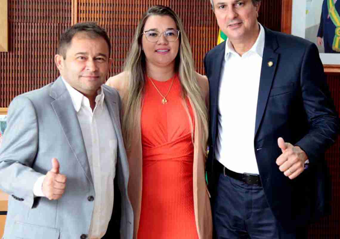 Tatielle Carreiro desponta como potencial sucessora do prefeito Carlos Antônio em Poranga