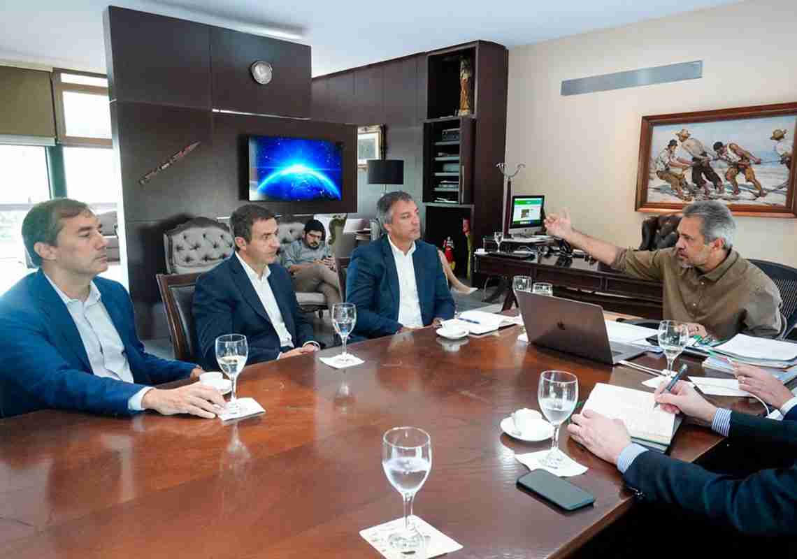 Governo do Ceará articula instalação de projeto de hidrogênio verde com investimento de R$ 20 bilhões