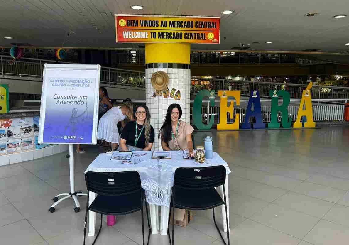 Alece leva orientação jurídica gratuita ao Mercado Central de Fortaleza
